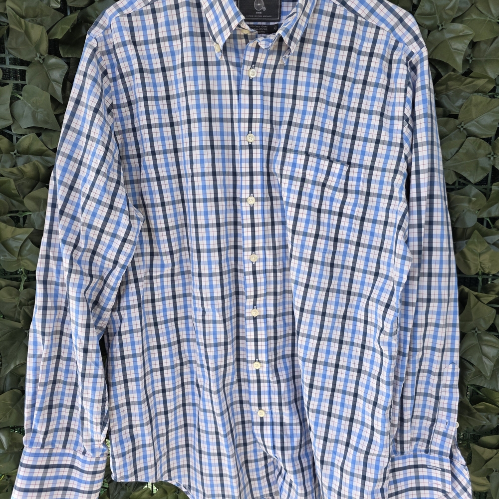 Maker & Co. Men's Blue and White Plaid Button-Down Shirt